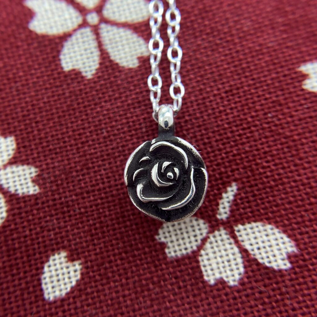 薔薇 シルバー925ネックレス つけっぱなし ゴシック