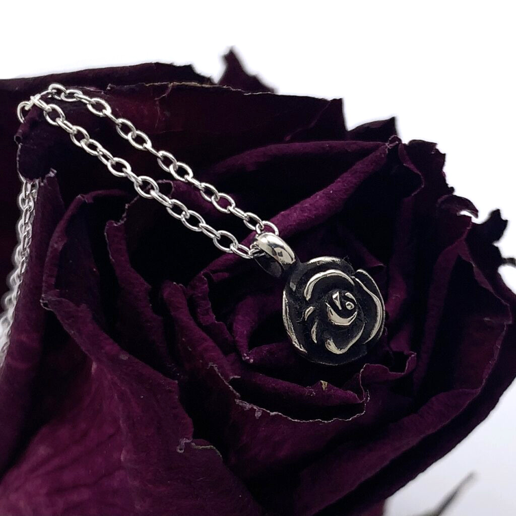 薔薇 シルバー925ネックレス つけっぱなし ゴシック