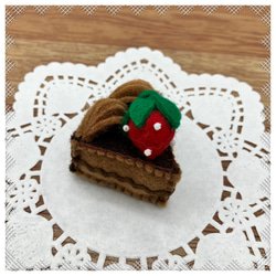 フェルトケーキ⭐︎おままごと♪小さくてシンプルなチョコのショートケーキ 6枚目の画像