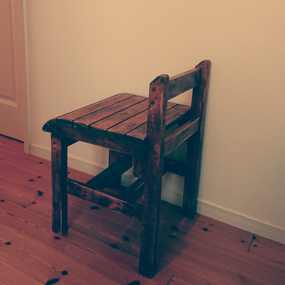 レトロ調なカフェチェア 1枚目の画像