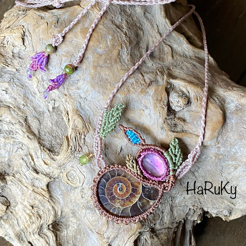 アンモナイトの花かご♢ with アメジスト・ダブレット♡ アンモナイト