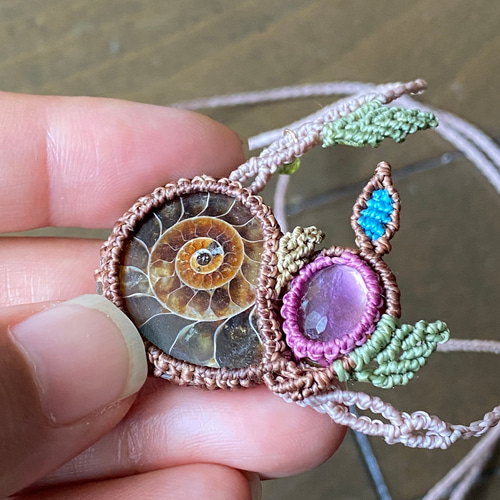 アンモナイトの花かご♢ with アメジスト・ダブレット♡ アンモナイト