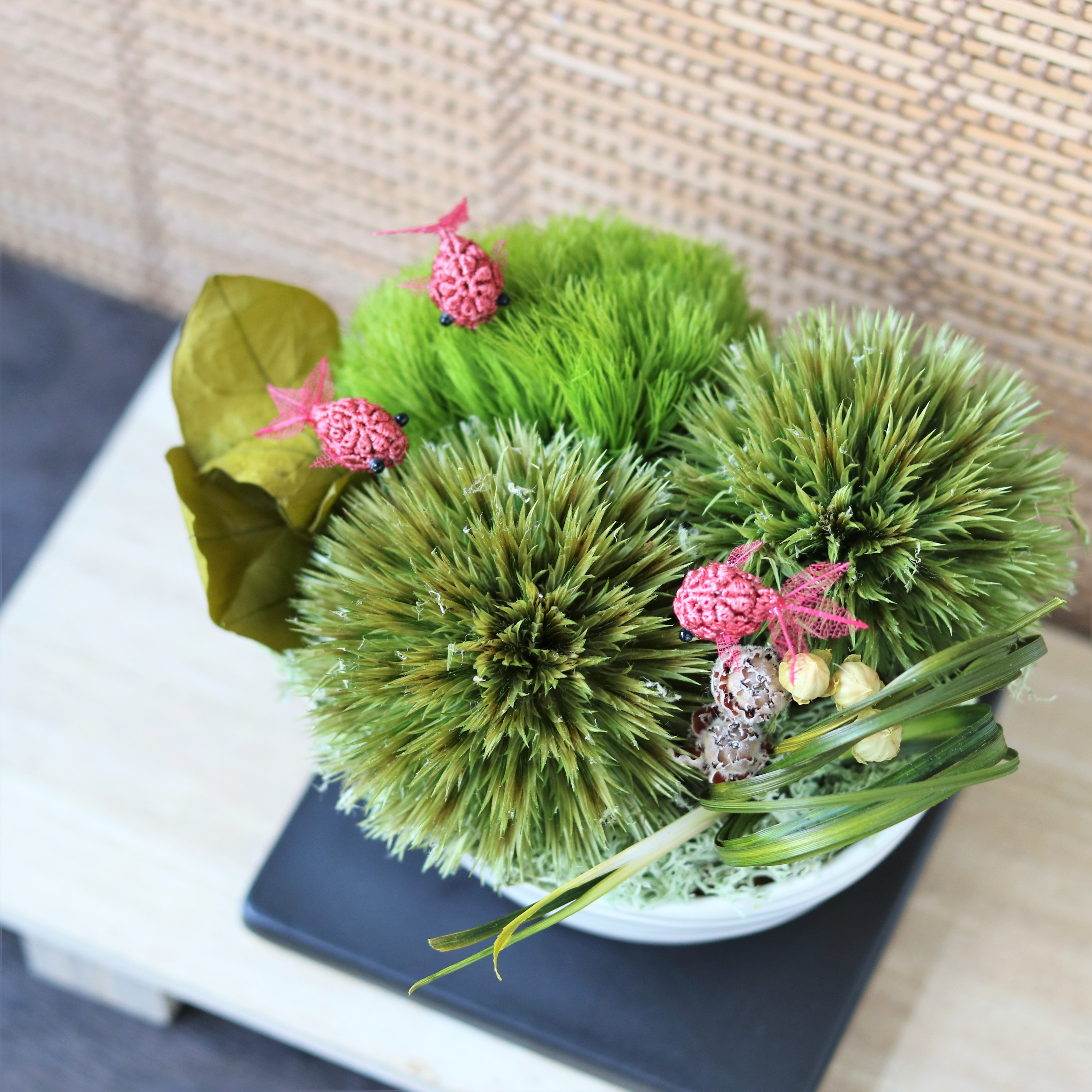 【敬老の日】和モダン　グリーンを取り入れた金魚アレンジ！　お手入れ不要の置物