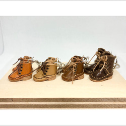 森き　ブーツキーホルダー　一つ　miniature boots. 3枚目の画像