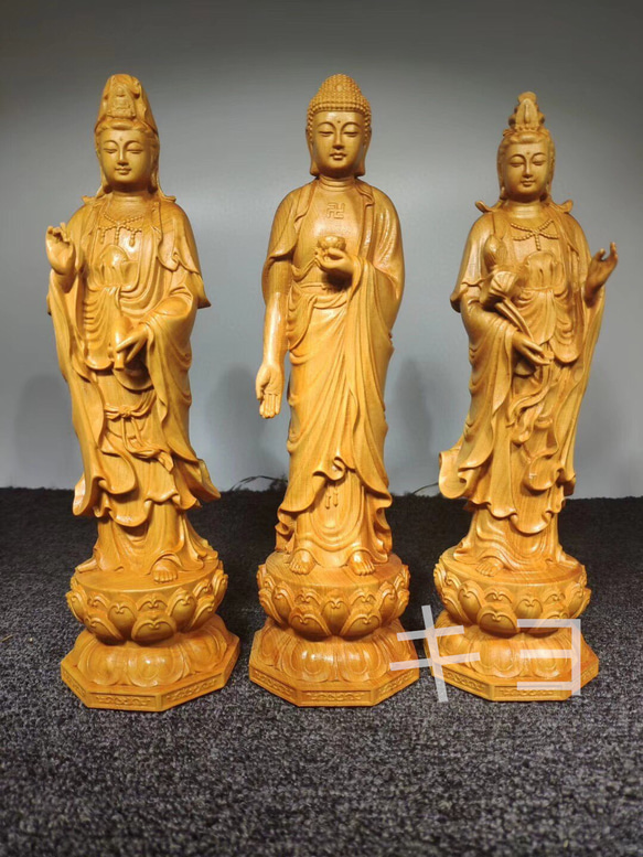 新作  ?阿弥陀如来 三尊立像 一式 開運風水 精密細工  彫刻  仏教美術品 阿弥陀如来三尊立像 一式 崖柏の手彫り 仏教美術品 貴重古美術 新作