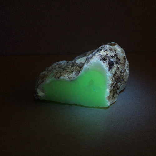 蛍光 ホワイトコモンオパール 原石 02 天然石 stonetatsuya 通販