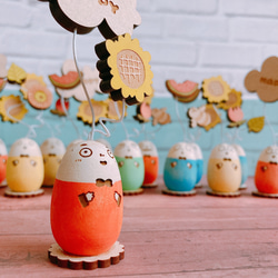 【夏限定】木製卵のチルでベイビーなおじさん✻おじチル　#cアプリコットオレンジ　プレゼント　オーナメント　オブジェ 8枚目の画像