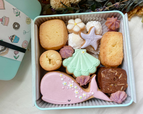 夏のクッキー缶♩（くじら缶） クッキー studio chaleur + 通販