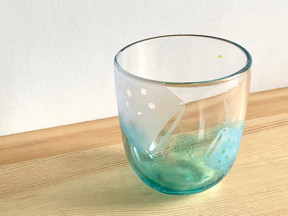 夏一番星コップ　ジンベイザメの親子　グラス　ビアグラス 4枚目の画像