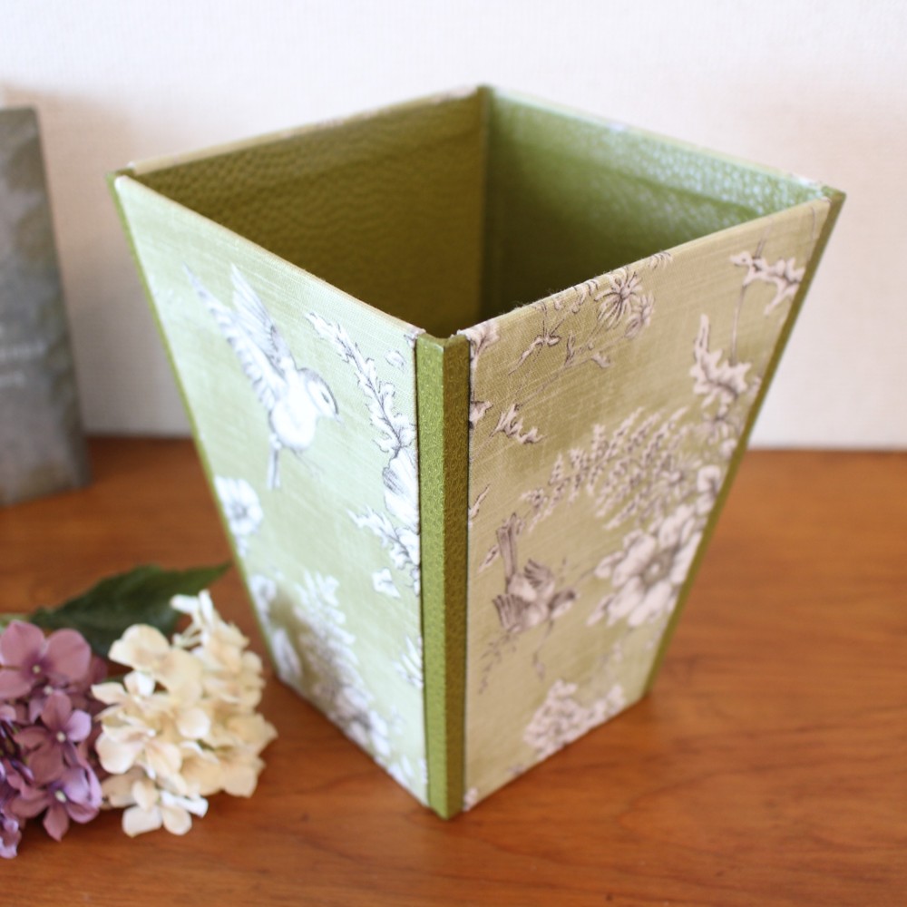 【受注制作】カルトナージュ♪　フランス製 トワルドジュイ　マルチボックス　（花と小鳥のリフレイン / グリーン）