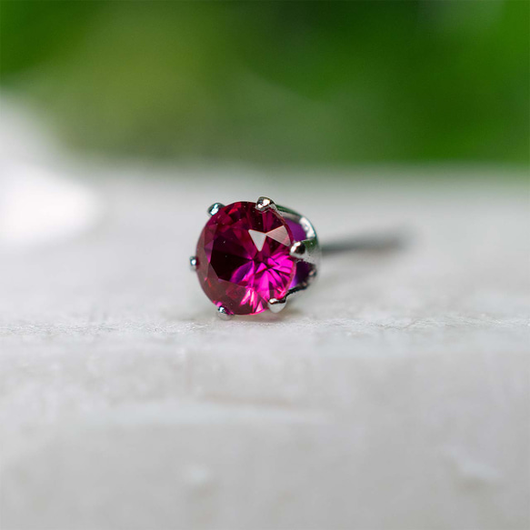 合成ルビー・ピアス　4mm（片耳） 2枚目の画像