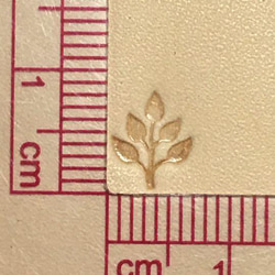 可愛らしい葉っぱ❤️木槌などで刻印❤️レザークラフト革細工 2枚目の画像