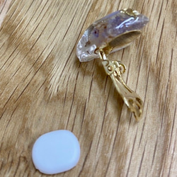 dry flower nuance stone stud earring（clear-lavender） 5枚目の画像