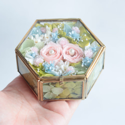 【カラーオーダーOK】“ピンク&ホワイト”の小箱アンティークガラスのリングピロー（S）＊プリザーブドフラワー 13枚目の画像