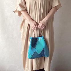 【一点物再販無し】ラージサイズ 巾着バッグ 本革 パッチワーク   ブルー 7枚目の画像