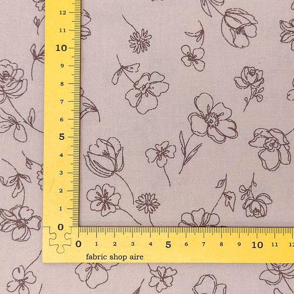 シーチング生地【50×110cm】 線の細い花模様 花柄 シンプル くすみカラー 布 ピンクグレー 6枚目の画像