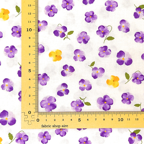 シーチング生地【50×110cm】 ビオラ柄 花柄 お花 植物 かわいい 小花 総柄 布 白 紫 パープル 4枚目の画像