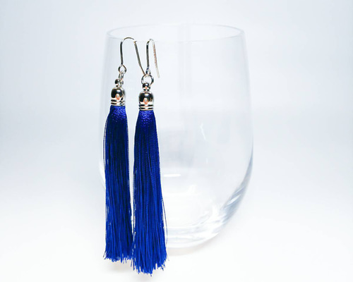 ロングタッセル ピアス/イヤリング 濃い青 ピアス（フック・チェーン