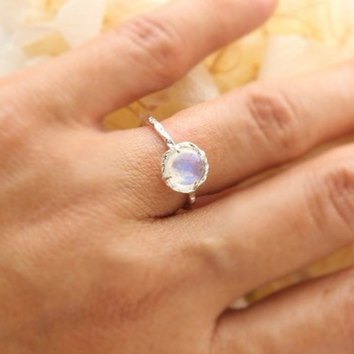 月の雫 ロイヤルブルームーンストーンのリング 指輪・リング aroi 通販