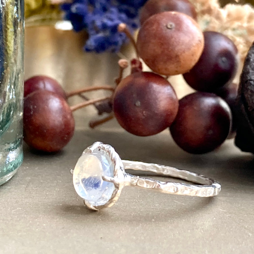 月の雫 ロイヤルブルームーンストーンのリング 指輪・リング aroi 通販