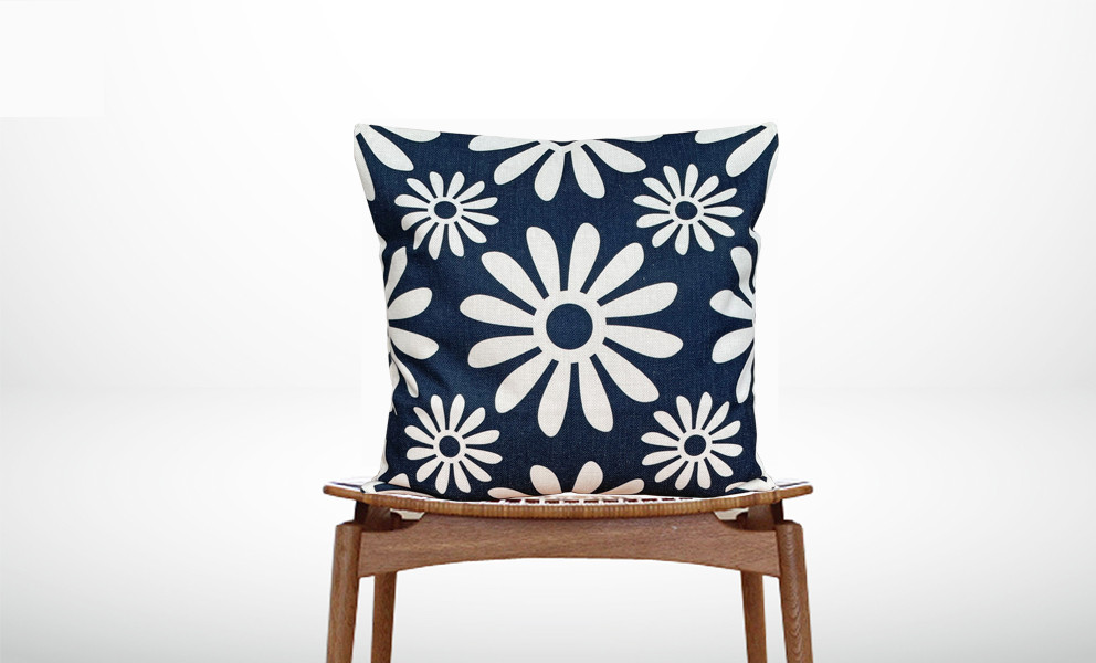 森のクッション flower design back navy blue   –ヒノキの香り－