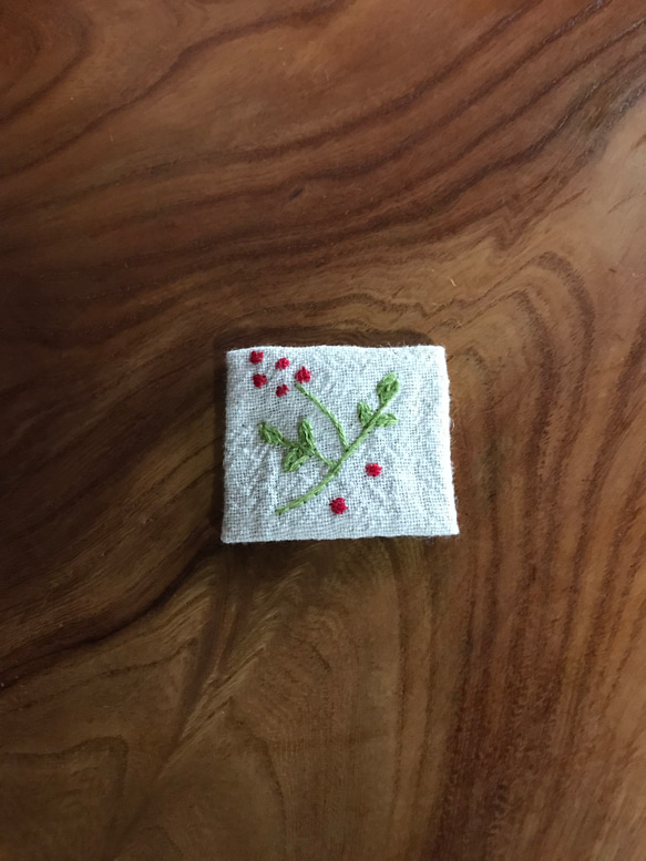 野葡萄　刺繍巾着と南天　刺繍忍ばせ香セット 5枚目の画像