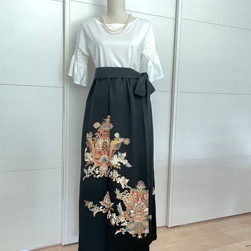 着物リメイク 黒留袖リメイク 華 ロングスカート 正絹 着物リメイク 黒留袖リメイク 華 ロングスカート 正絹