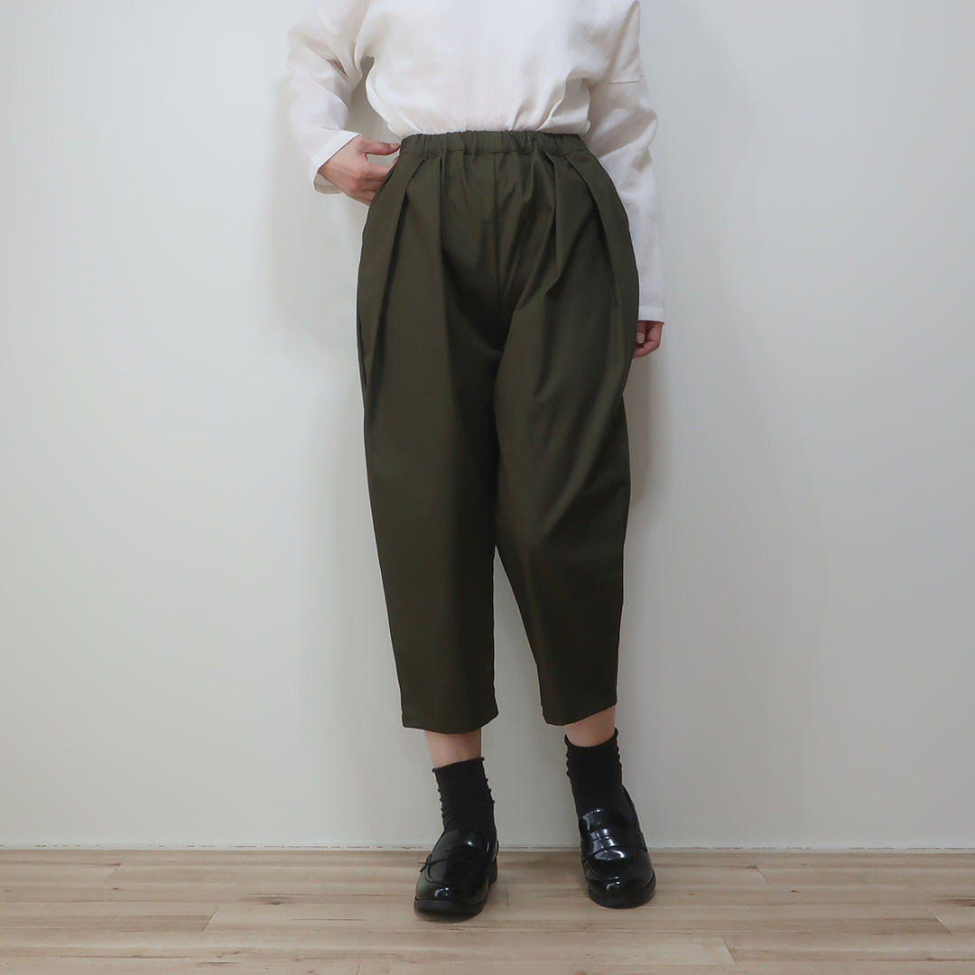 ヒップゆったり美脚パンツ❣️タックパンツ（コットン／全３色）