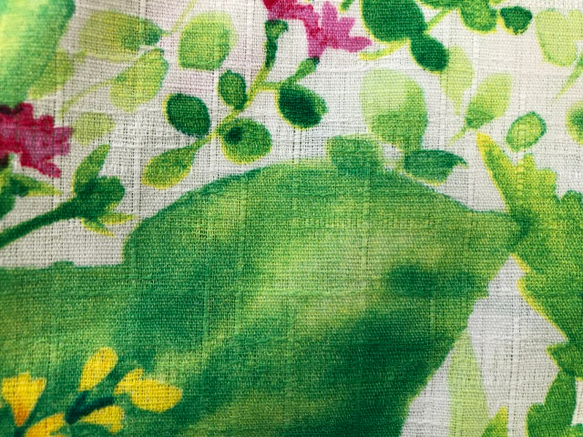水彩　ボタニカル　トップス　綿100変わり織　お花と葉っぱ　大きめ　フリーサイズ　57cm丈 13枚目の画像