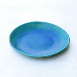 ターコイズブルー釉の丸皿 1枚目の画像