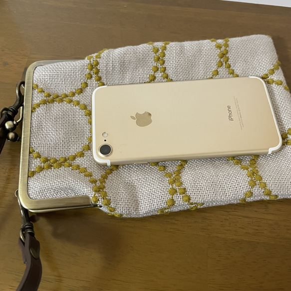 がま口スマホポーチ　スマホショルダー　ミナペルホネン  タンバリン　beige + mustard 7枚目の画像