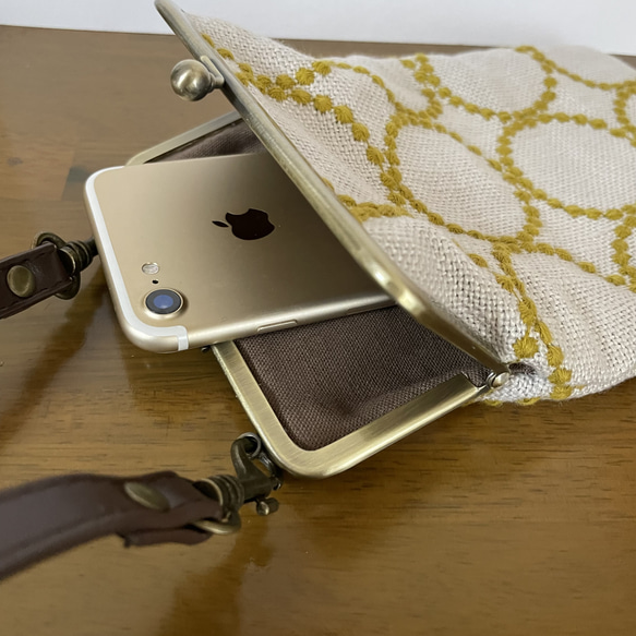 がま口スマホポーチ　スマホショルダー　ミナペルホネン  タンバリン　beige + mustard 6枚目の画像