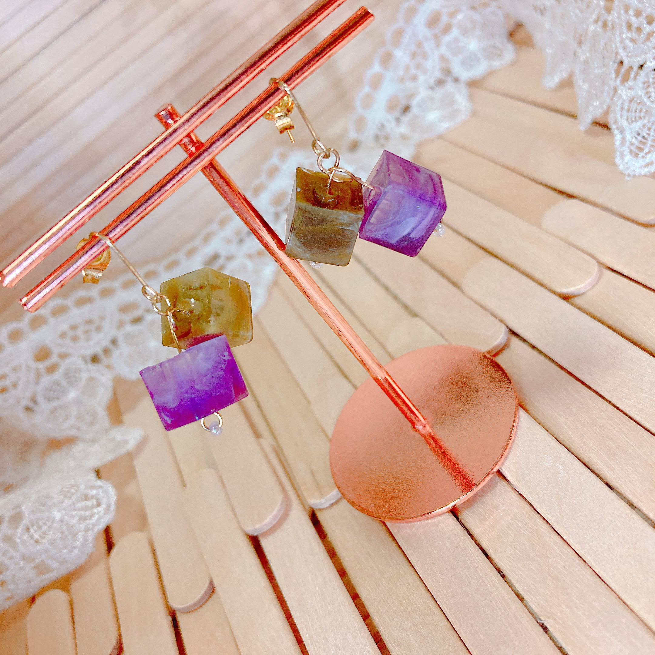 ねこちゃんチャーム 風鈴×キラキラ夜空×黄 ねこちゃんチャーム 風鈴