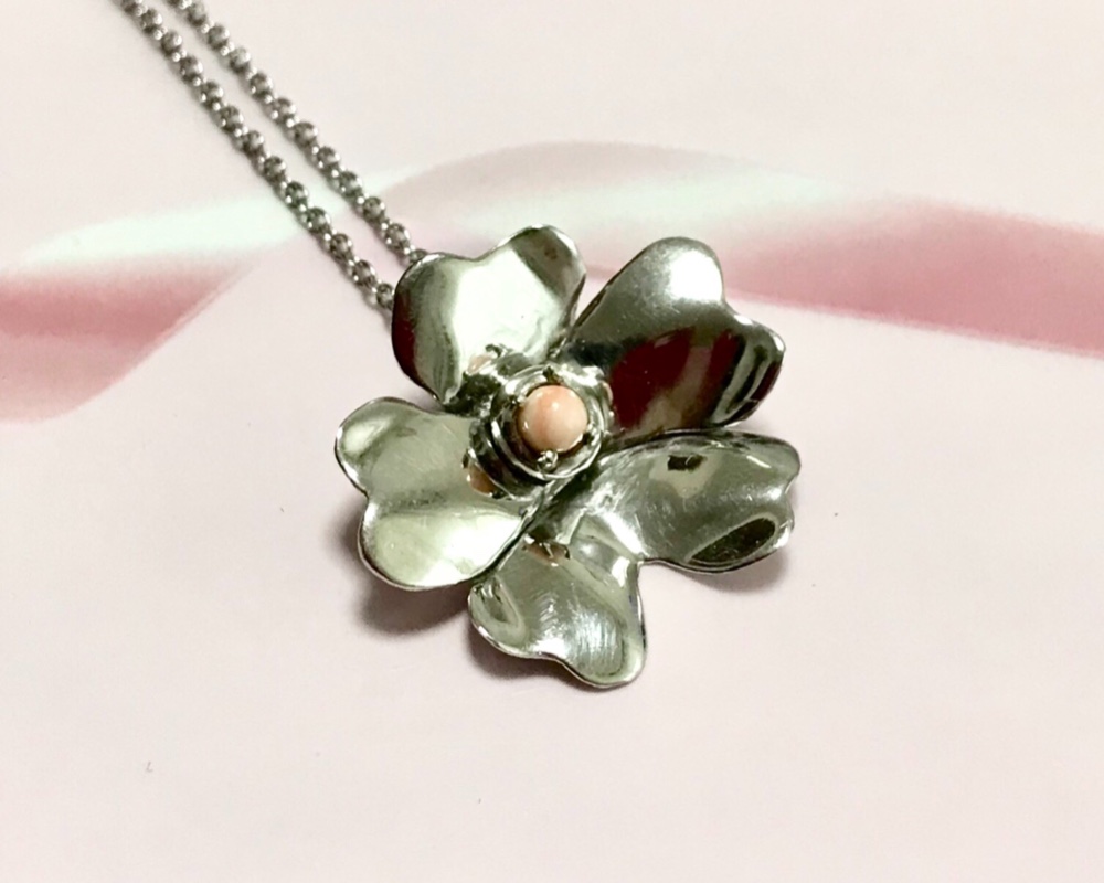 桜の珊瑚ペンダント&ストラップ　一点もの