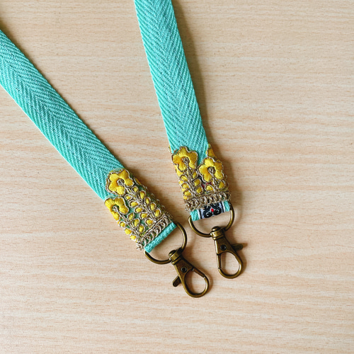 オリーブグリーン スマホストラップ　ネックストラップ スマホストラップ スマホショルダー ネックストラップ