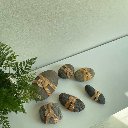 パワーストーン　インテリア置物　ペーパーウエイト Amazon.co.jp: お昼寝 猫のペーパーウェイト 彫刻（オブシディアン