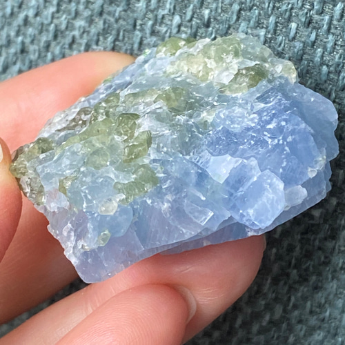 ジェミーエピドート in ブルーカルサイト♢ ブルーカルサイト 原石 01