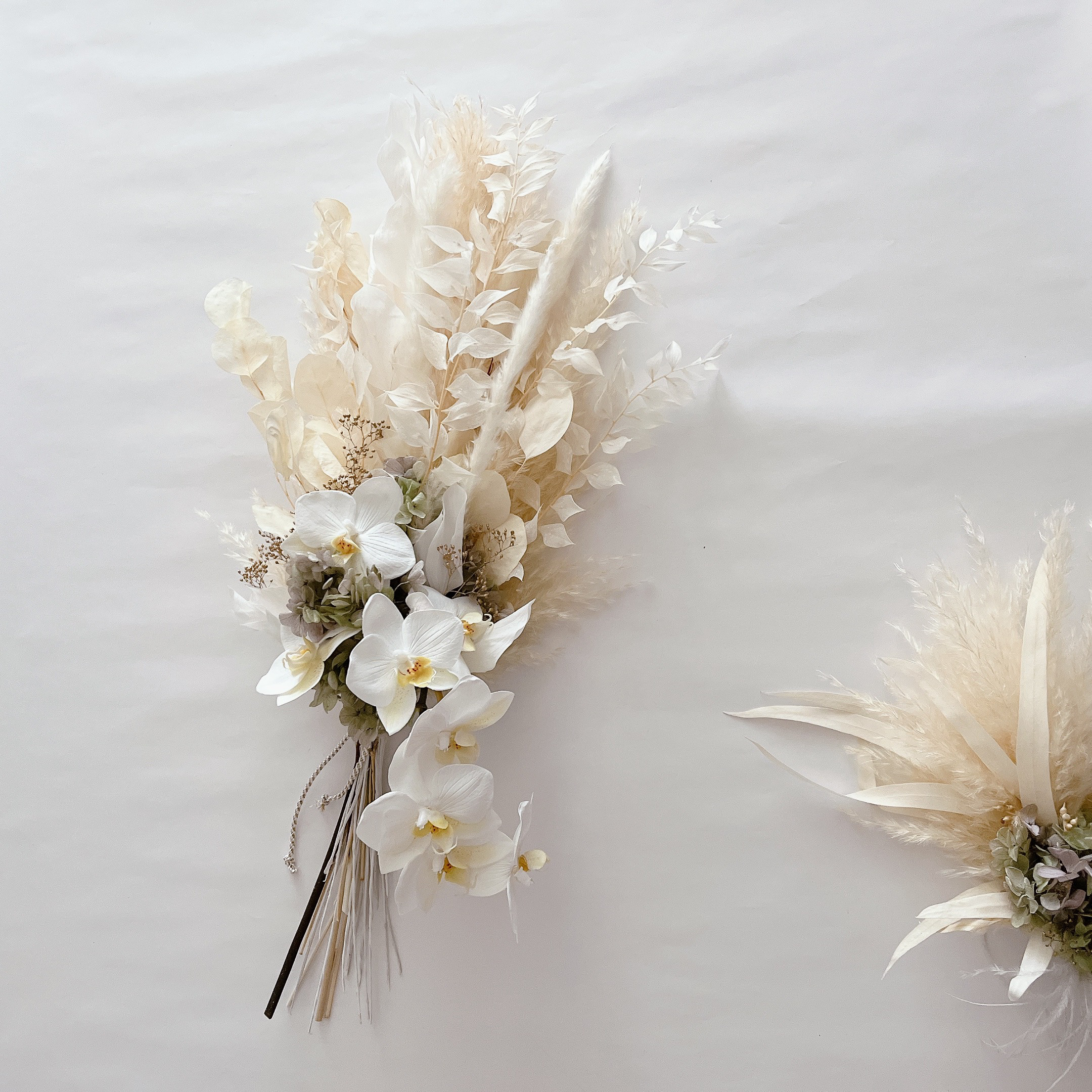 〈アーティフィシャルフラワー〉胡蝶蘭ブーケ アーティフィシャルフラワー 胡蝶蘭のキャスケードブーケ