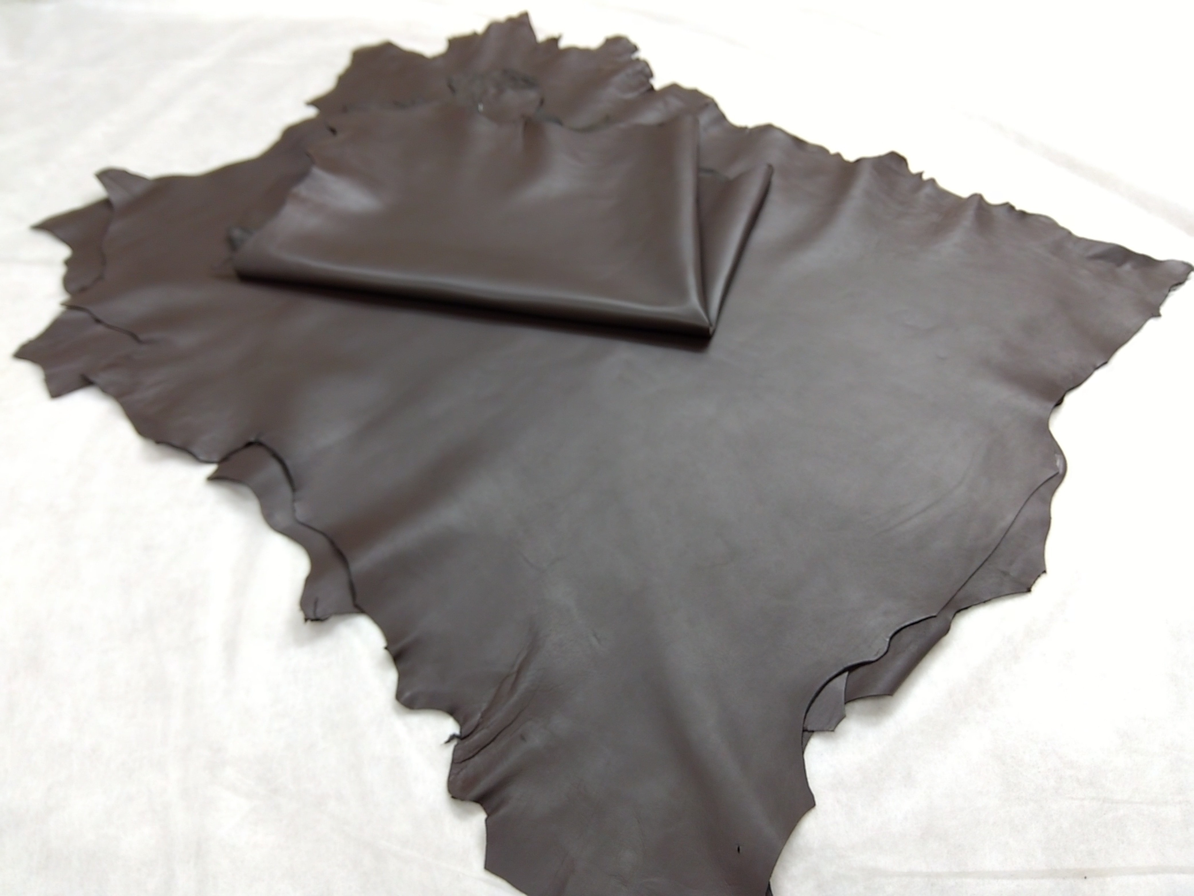 【しっとり柔らかラム革】ナタリーラム-COLOR 39-革の厚み0.9mm前後、大きさ60デシ前後