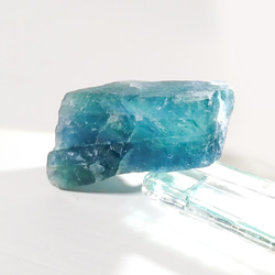 青い天然石 鉱物2点セット 深海のようなブルーの入った角形 青蛍石 ブルーフローライト Fluorite