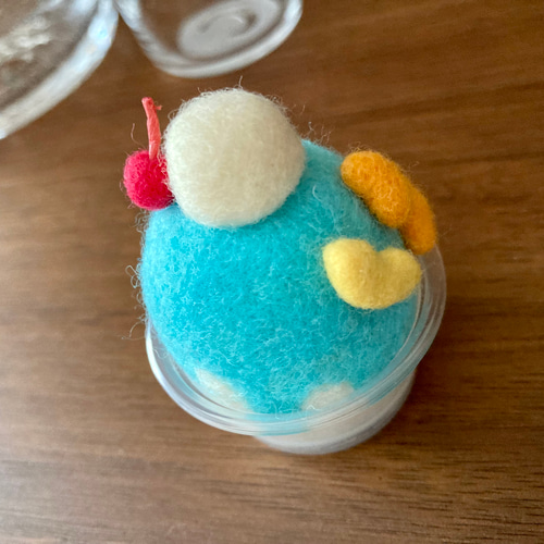 ちいさめストア かき氷（ブルーハワイ） 羊毛フェルト かんちや 通販