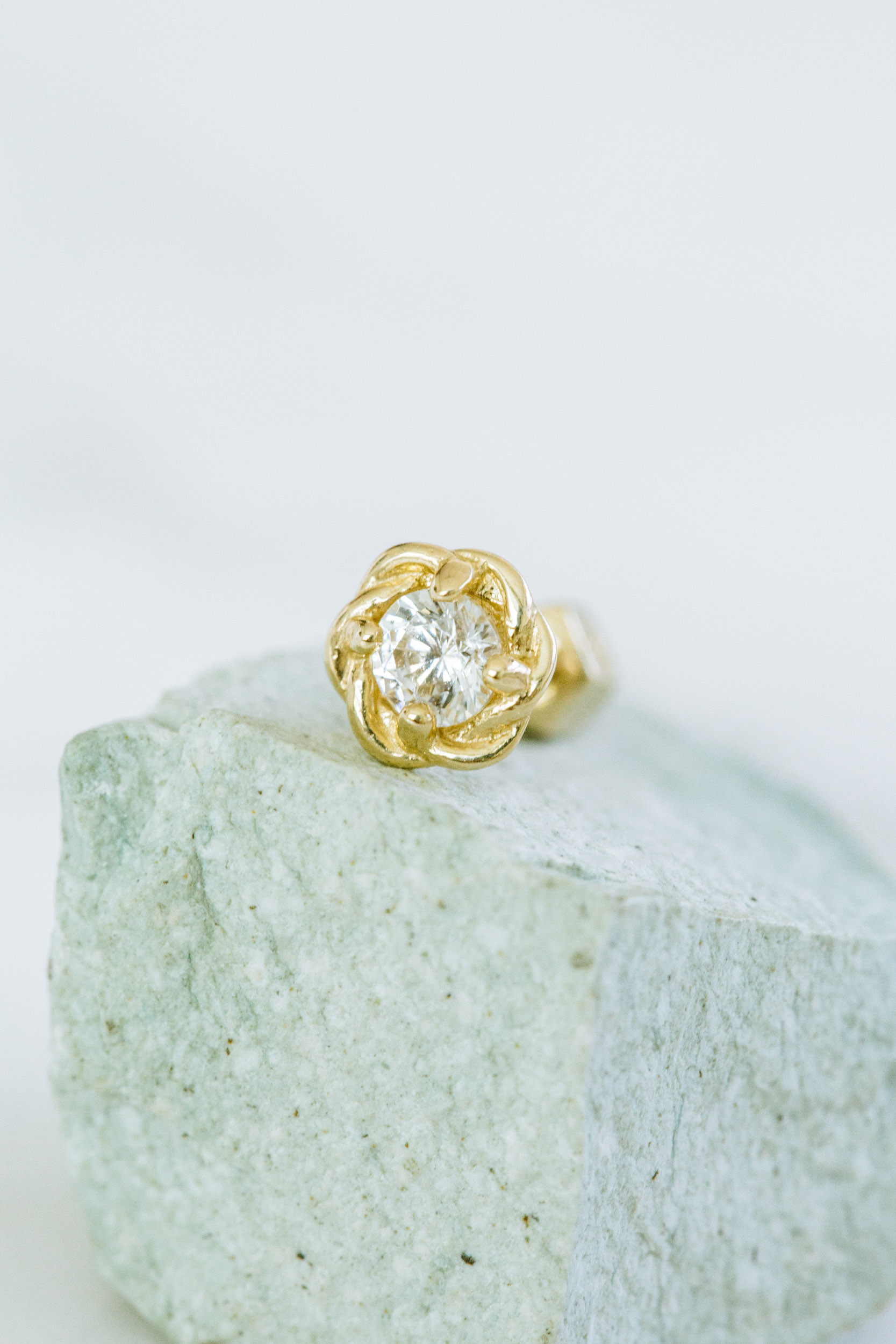 14K金 ゴールド 花 ヘリックス 軟骨 アンチトラガス アウター インナーコンクバーベルイヤリング ピアス