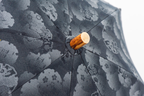 京都の伝統的な技法「手捺染(てなっせん)」仕上げ　二重張日傘（雪輪） 6枚目の画像