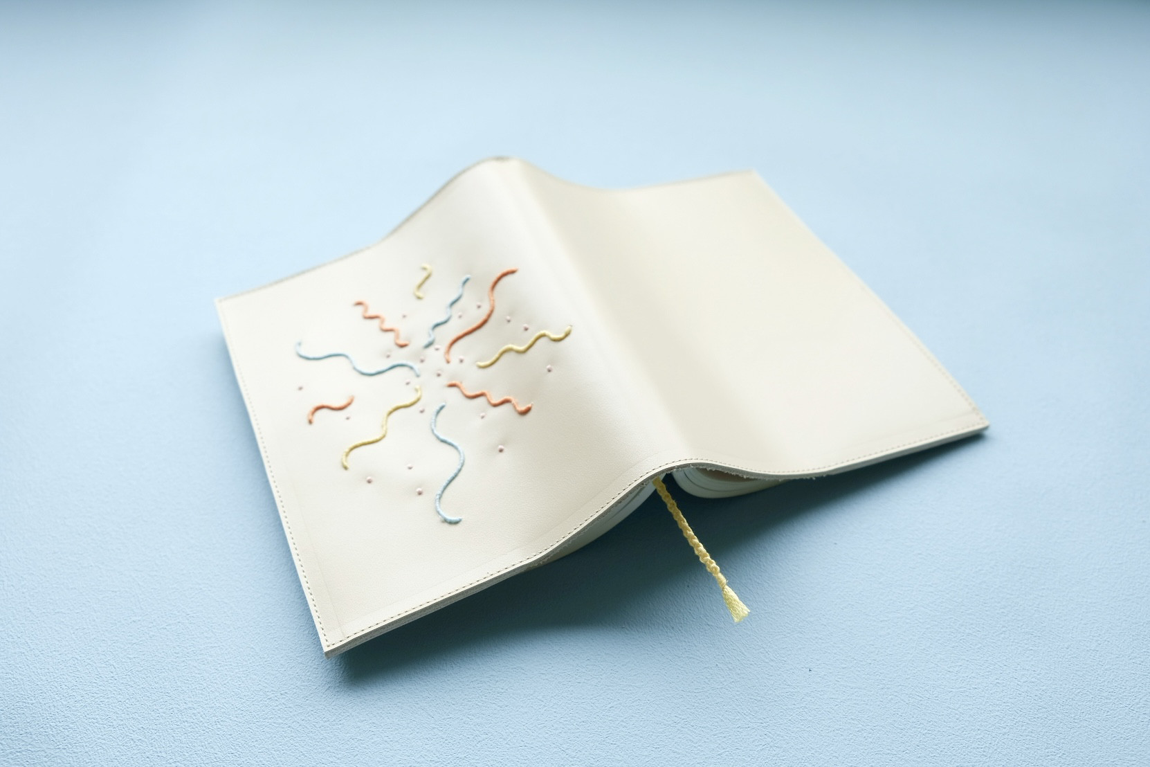 靴職人が作るブックカバー008