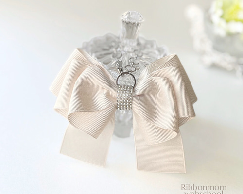 バッグチャーム♦︎リボンチャーム♦︎ ホワイトベージュリボン