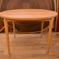 無垢クリ（栗の木）まんまる優しい形の丸テーブル 1枚目の画像