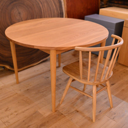 無垢クリ（栗の木）まんまる優しい形の丸テーブル 3枚目の画像