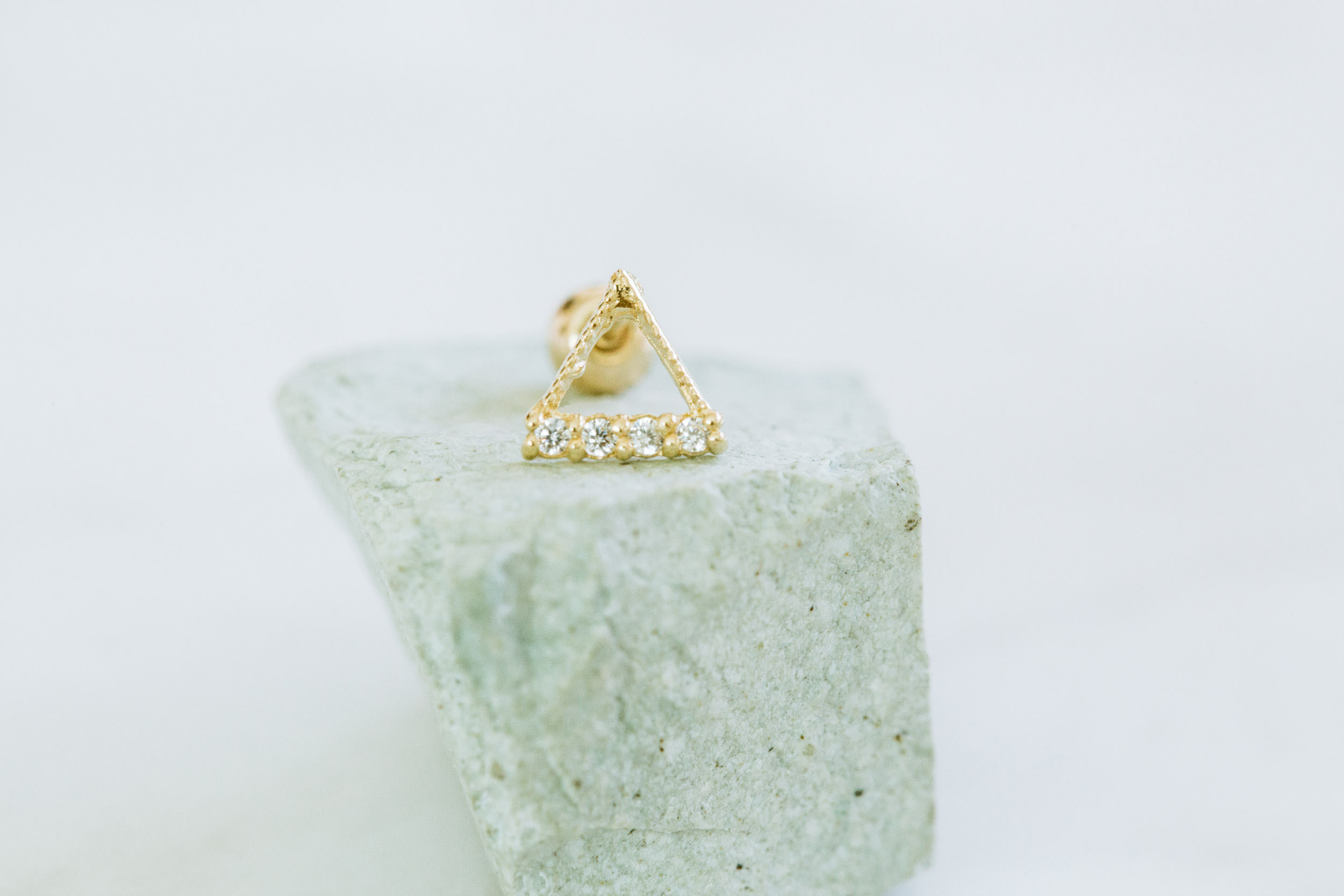 14K金 ゴールド 三角形 ヘリックス 軟骨 アンチトラガス アウター インナーコンクバーベルイヤリング ピアス