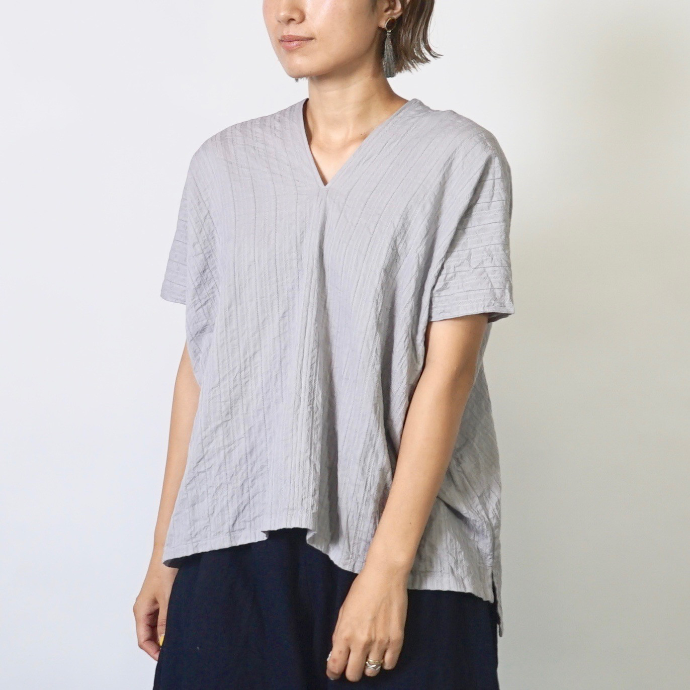 スクエアトップス/ライトグレー/絡み織ストライプ