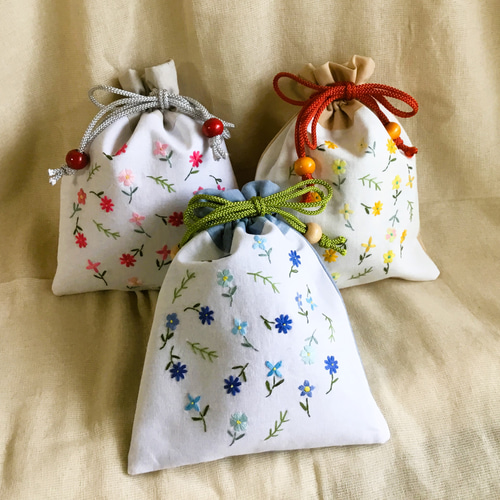 花刺繍の巾着・三色展開 巾着袋 y.chaco 通販 14313739｜Creema